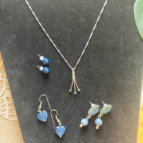 Avon Silver & Sapphire Pendant on 18kGP Chain + 3 Pairs Earrings~silver&blue - Picture 1 of 12